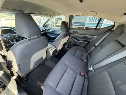 Used 2024 Nissan Altima 2.5 SV image 8