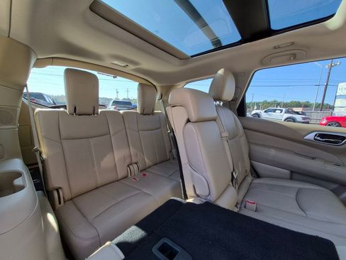 Used 2017 Nissan Pathfinder Platinum image 33