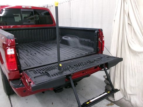 Used 2014 Ford F250 Platinum image 9