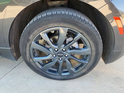 Used 2023 Chevrolet Equinox RS w/ RS Leather Package image 9