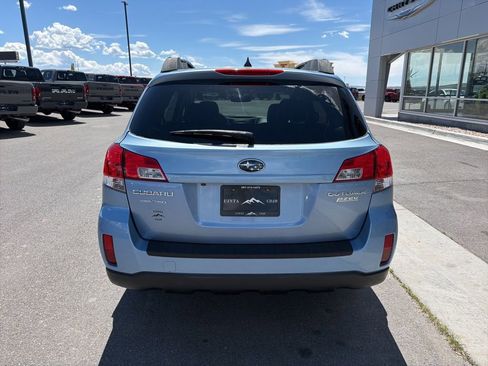 Used 2011 Subaru Outback 2.5i Limited AWD/4WD image 5