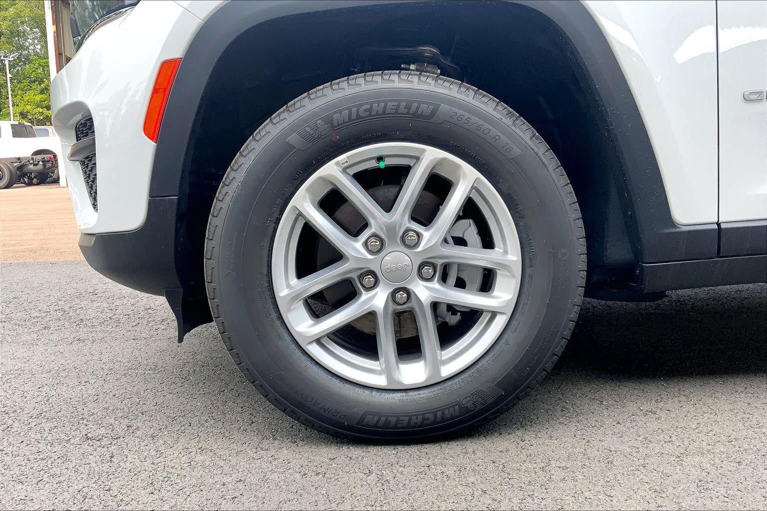 New 2026 Jeep Grand Cherokee Laredo AWD/4WD image 10