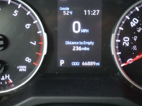 Used 2022 Toyota RAV4 LE image 24