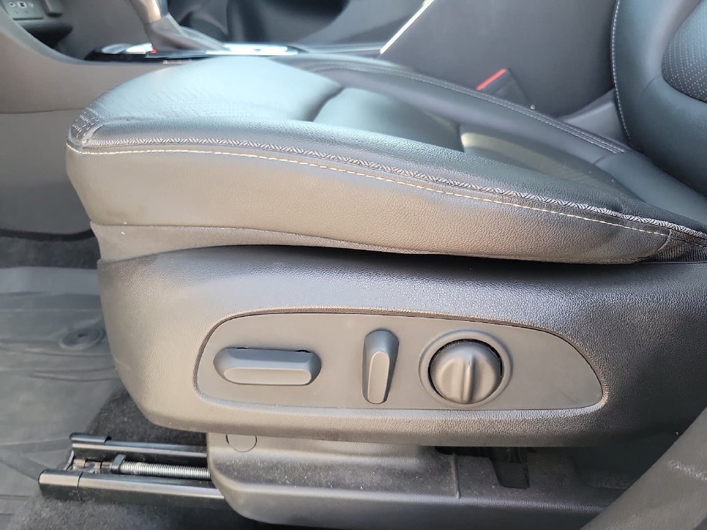 Used 2022 Buick Encore GX Essence w/ Experience Buick Package AWD/4WD image 13