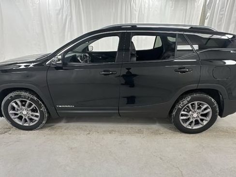 Used 2024 GMC Terrain SLT image 6