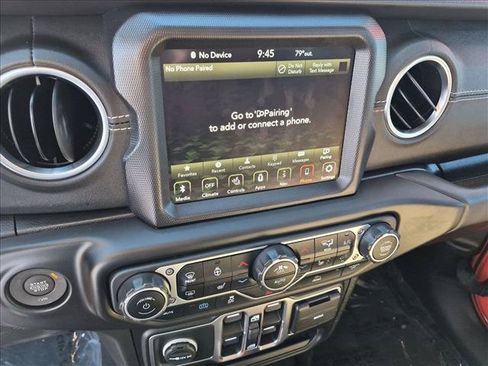 Used 2023 Jeep Wrangler Unlimited Sahara w/ Cold Weather Group AWD/4WD image 17
