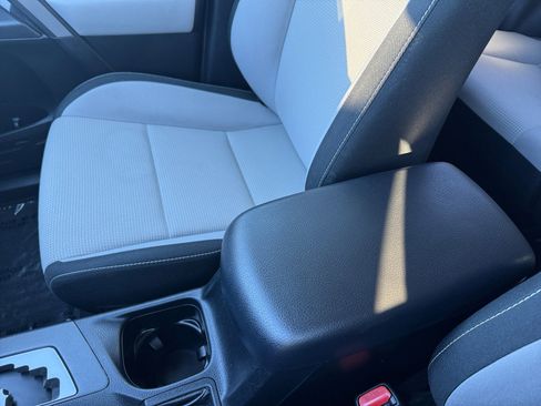 Used 2017 Toyota RAV4 XLE image 14