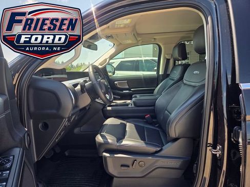 Used 2025 Ford Expedition Platinum w/ Driver's Package AWD/4WD image 13