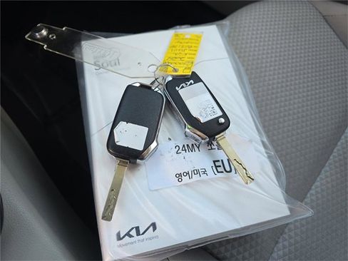 Used 2024 Kia Soul LX image 22