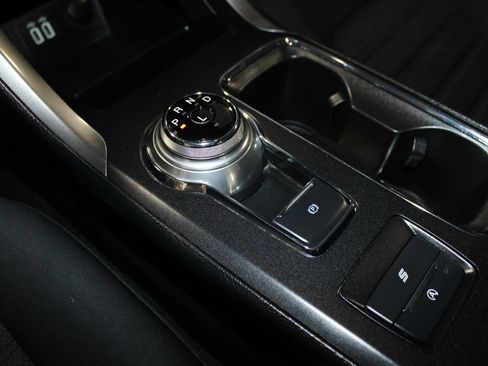 Used 2020 Ford Fusion SE FWD image 21