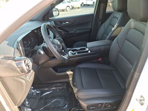 Used 2026 Chevrolet Equinox LT w/ Convenience Package II image 17