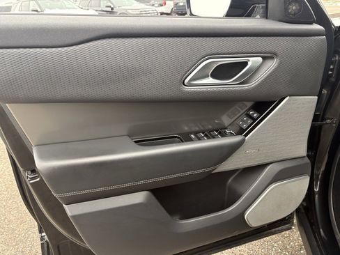 Used 2020 Land Rover Range Rover Velar S image 36