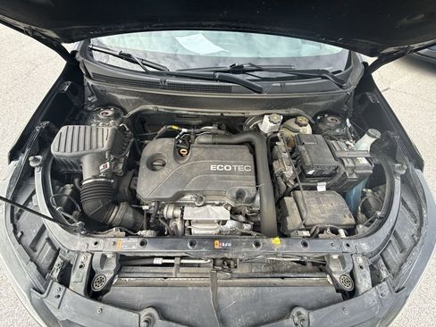 Used 2021 Chevrolet Equinox LS w/ LS Convenience Package image 17