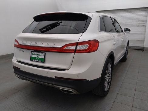 Used 2016 Lincoln MKX Reserve w/ Technology Package FWD image 9