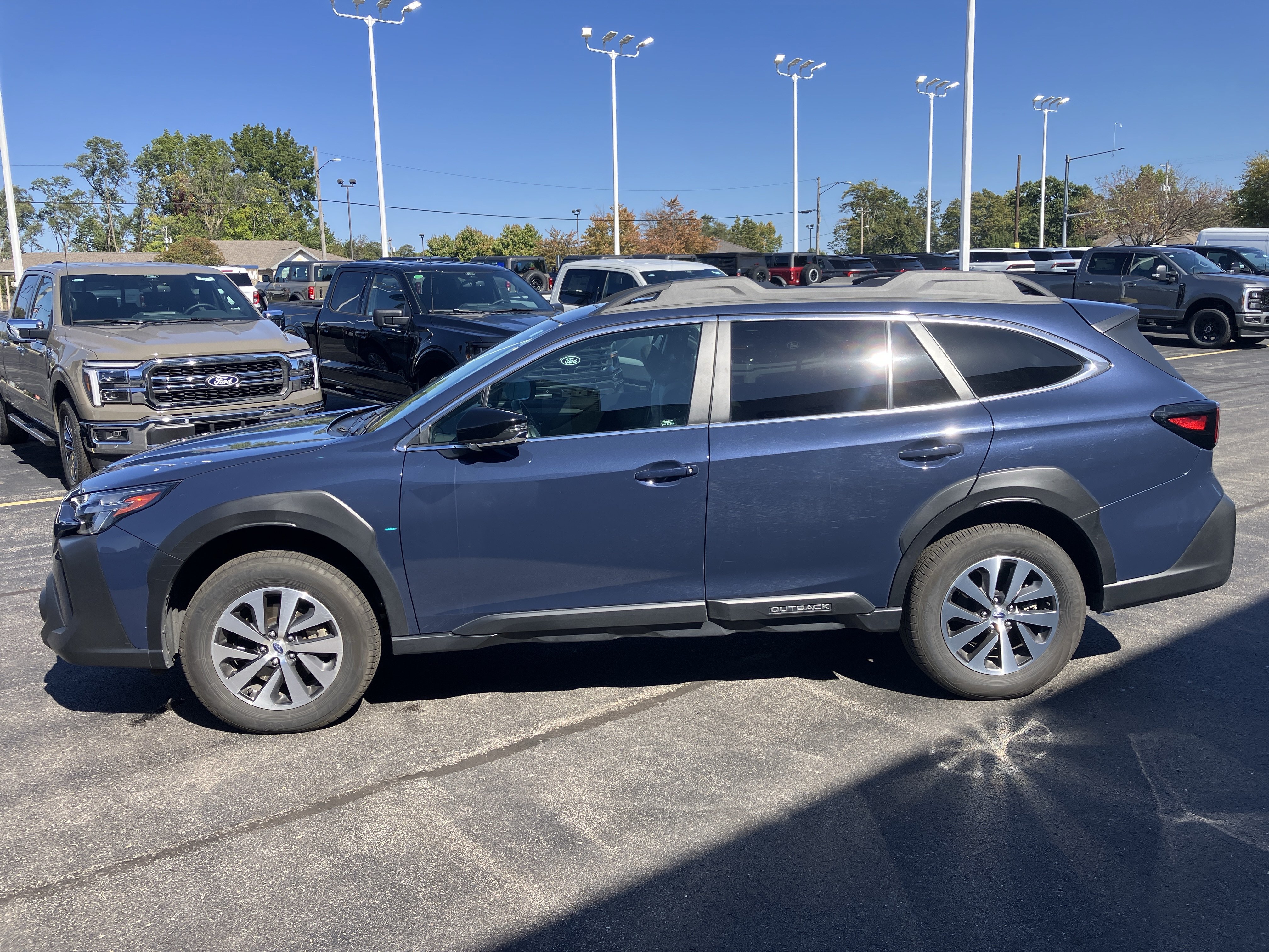 Used 2025 Subaru Outback Premium w/ Popular Package #1A AWD/4WD image 4