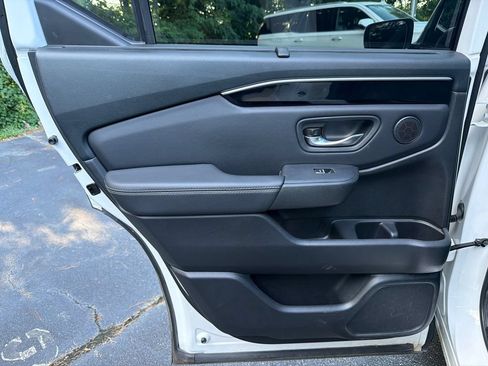 Used 2024 Honda Pilot Touring image 22