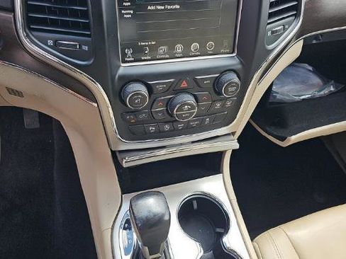 Used 2017 Jeep Grand Cherokee Limited image 14