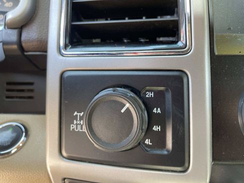 Used 2019 Ford F150 Lariat w/ Equipment Group 502A Luxury AWD/4WD image 24