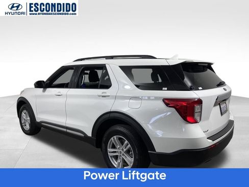Used 2021 Ford Explorer XLT image 3