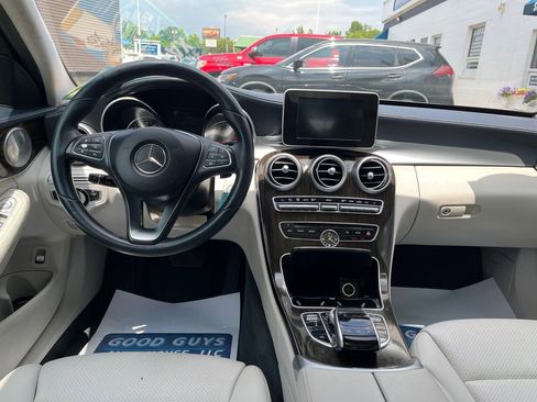 Used 2016 Mercedes-Benz C 300 4MATIC Sedan image 5