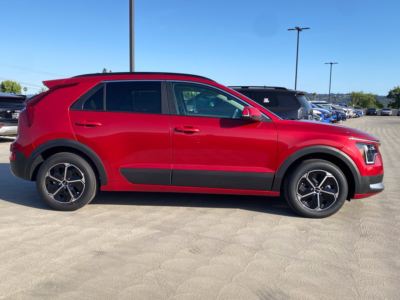 New 2026 Kia Niro EX FWD image 2
