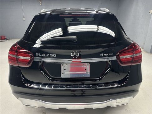 Used 2020 Mercedes-Benz GLA 250 4MATIC w/ Premium Package image 6
