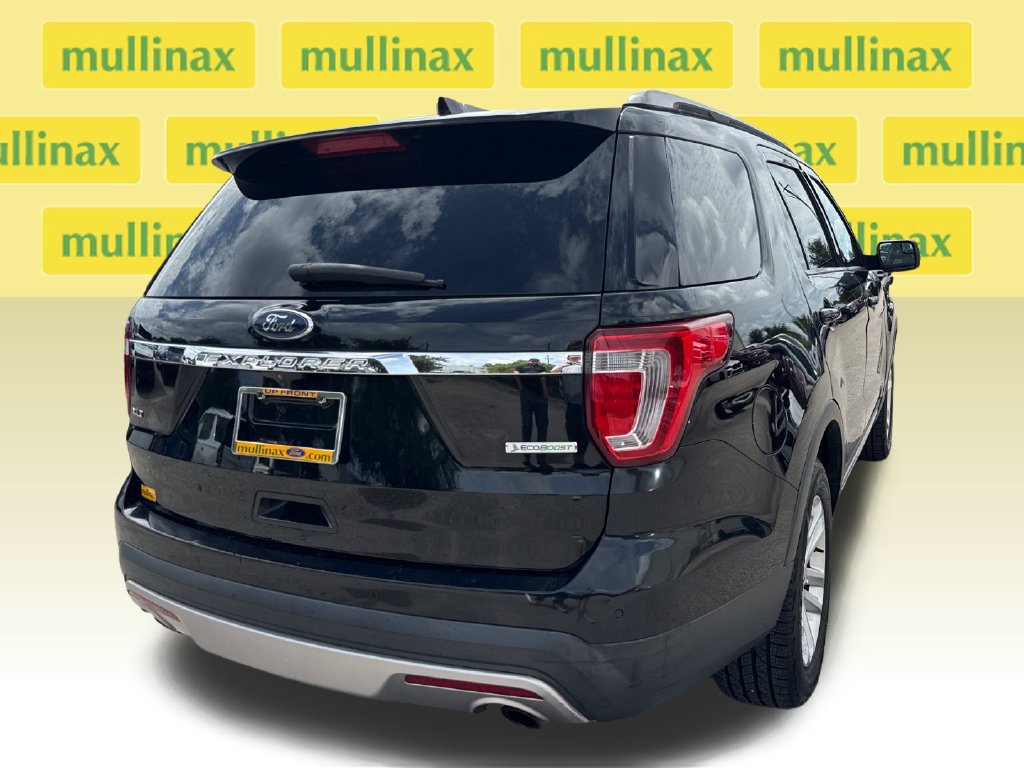 Used 2017 Ford Explorer XLT w/ Equipment Group 202A FWD image 4