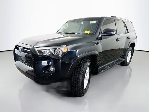 Used 2021 Toyota 4Runner SR5 AWD/4WD image 3