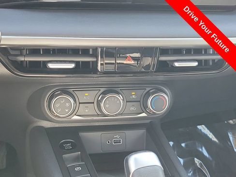 Used 2025 Nissan Kicks S AWD/4WD image 13