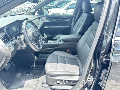 Used 2024 Cadillac XT5 Premium Luxury FWD image 3