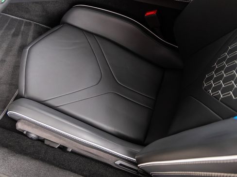 Used 2024 Lamborghini Revuelto image 28