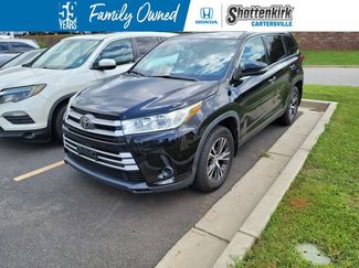 Used 2019 Toyota Highlander LE FWD video 1