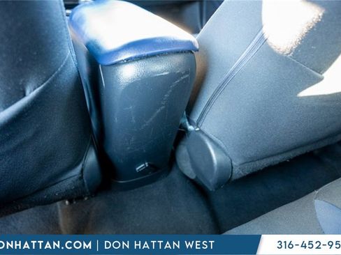 Used 2021 Toyota C-HR XLE image 23