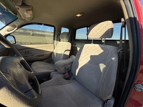 Used 2002 Toyota Tacoma 4x4 w/ SR5 Package image 8