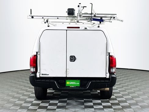 Used 2020 Toyota Tacoma SR image 8