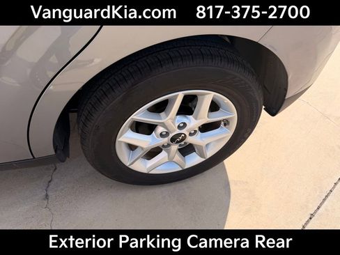 Certified 2025 Kia Soul LX image 9