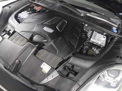 Used 2023 Porsche Cayenne Platinum Edition AWD/4WD image 19