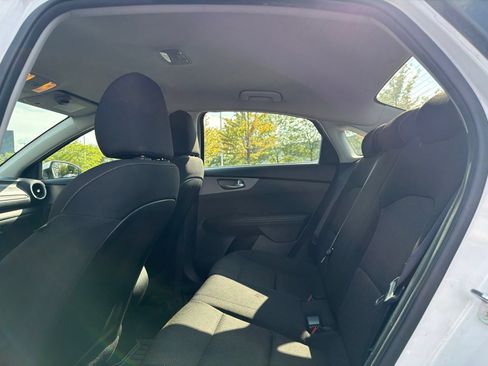 Used 2019 Kia Forte LXS FWD image 10