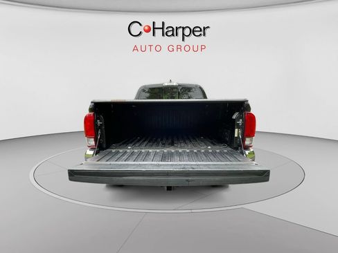 Used 2021 Toyota Tacoma SR5 AWD/4WD image 17