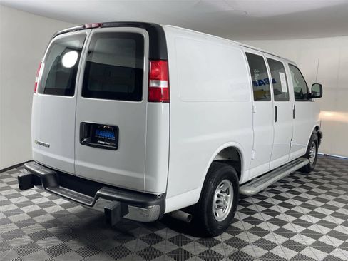 Used 2025 Chevrolet Express 2500 w/ Driver Convenience Package RWD image 5