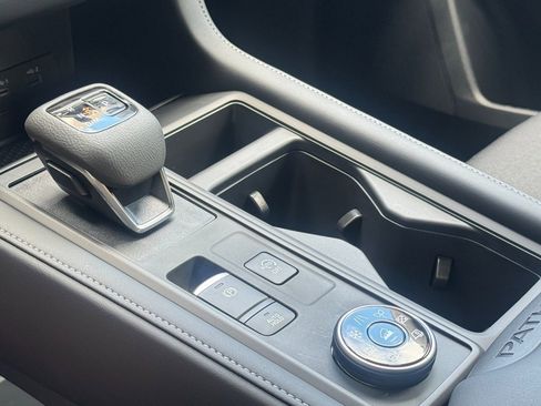 Certified 2025 Nissan Pathfinder S image 10