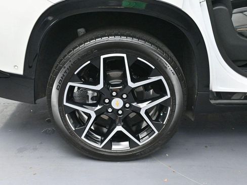 Used 2025 Chevrolet Traverse High Country FWD image 37