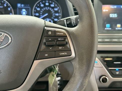 Used 2018 Hyundai Elantra SEL FWD image 9