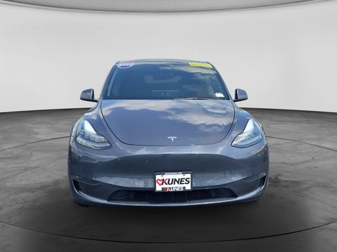 Used 2022 Tesla Model Y Long Range AWD/4WD image 3