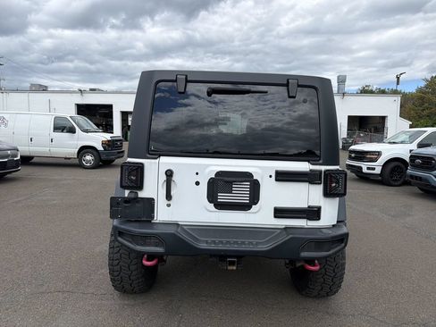 Used 2015 Jeep Wrangler Unlimited Rubicon AWD/4WD image 4