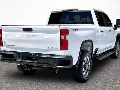 Used 2022 Chevrolet Silverado 2500 Custom w/ Custom Convenience Package AWD/4WD image 7