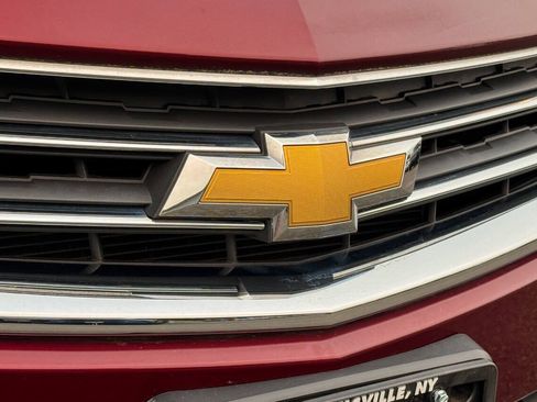 Used 2017 Chevrolet Impala LT w/ Convenience Package FWD image 9