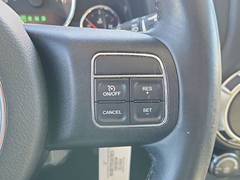 Used 2018 Jeep Wrangler Unlimited Sahara w/ Connectivity Group AWD/4WD image 26