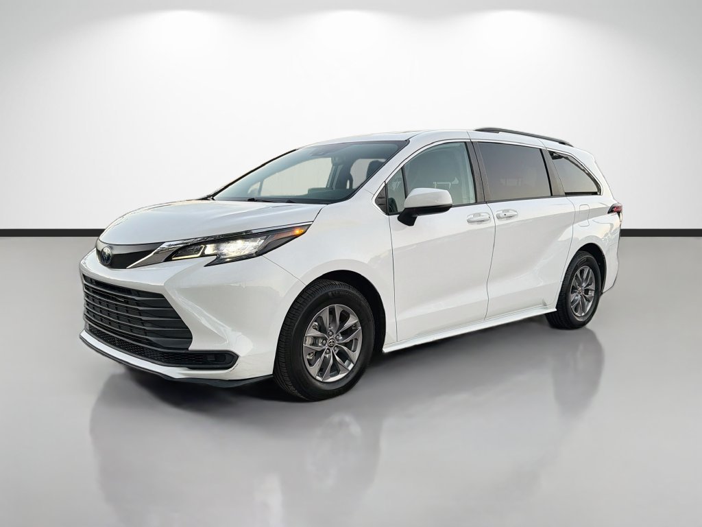 Used 2022 Toyota Sienna LE w/ LE Plus Package AWD/4WD image 7