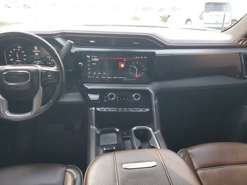 Used 2024 GMC Sierra 2500 Denali w/ Technology Package image 14